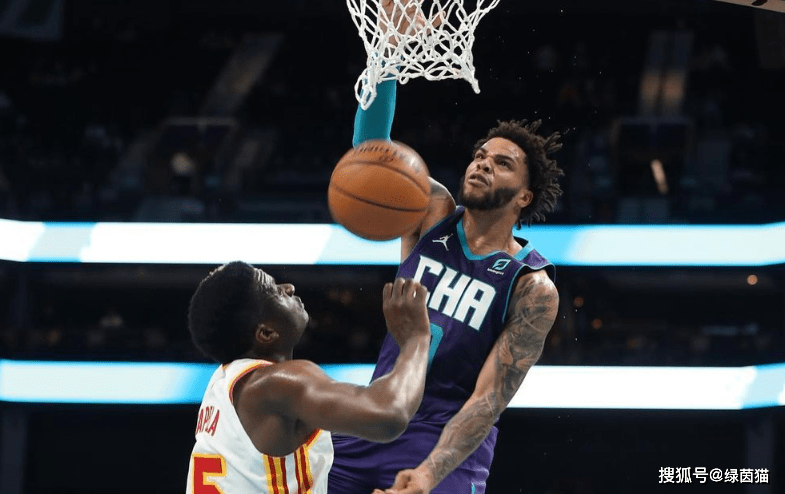 圣安东尼奥马刺训练开放日；清晨官宣签约引欢呼；欧篮联在即；团队化学反应显著的简单介绍