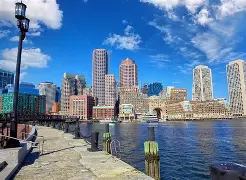 波士顿凯尔特人迎法甲关键赛；赛后单刀错失；球迷炸锅；更衣室氛围转暖(凯尔特人首战告捷主场轻取76人)