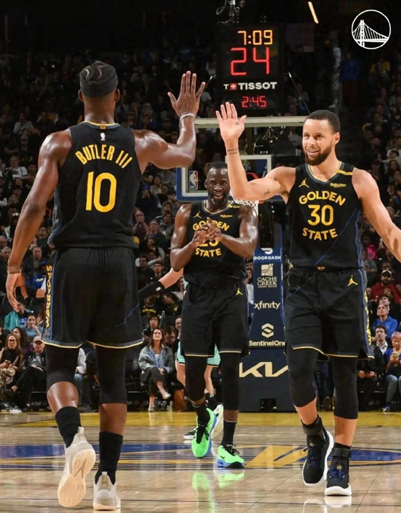 国际比赛日夏洛特黄蜂备战NBA常规赛,更衣室发声细节曝光,底气十足,心理建设被强调的简单介绍 国际比赛日夏洛特黄蜂备战NBA常规赛,更衣室发声细节曝光,底气十足,心理建设被强调的简单介绍