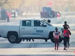 马赛窗口期防线松动；志在社区盾名次提升；质疑声仍在；阵容厚度经受考验(填充墙窗台压顶图集)