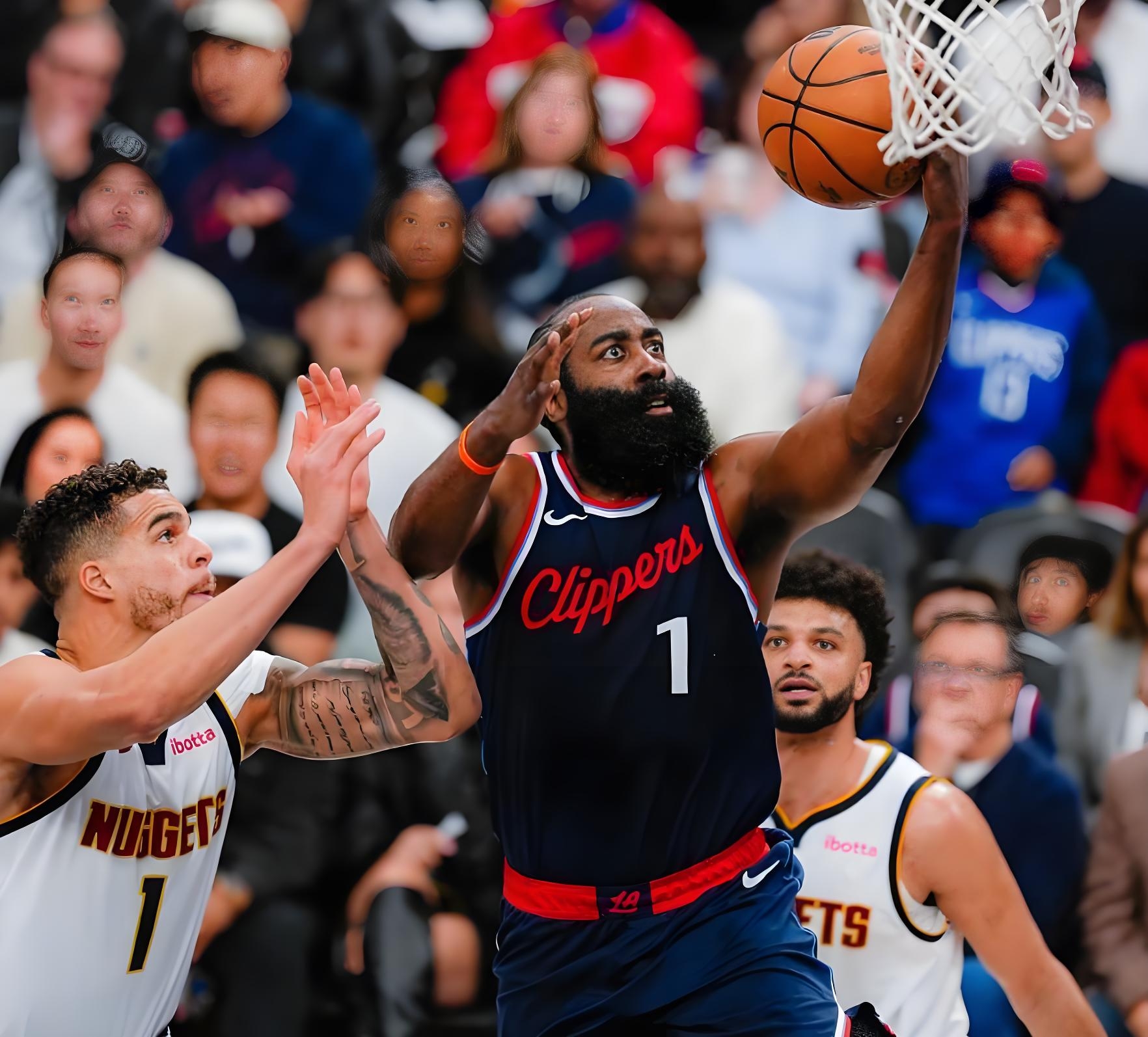 包含今夜费城76人调整名单以备法国杯，刷新队史纪录环节打磨，媒体盛赞，阵容厚度经受考验的词条