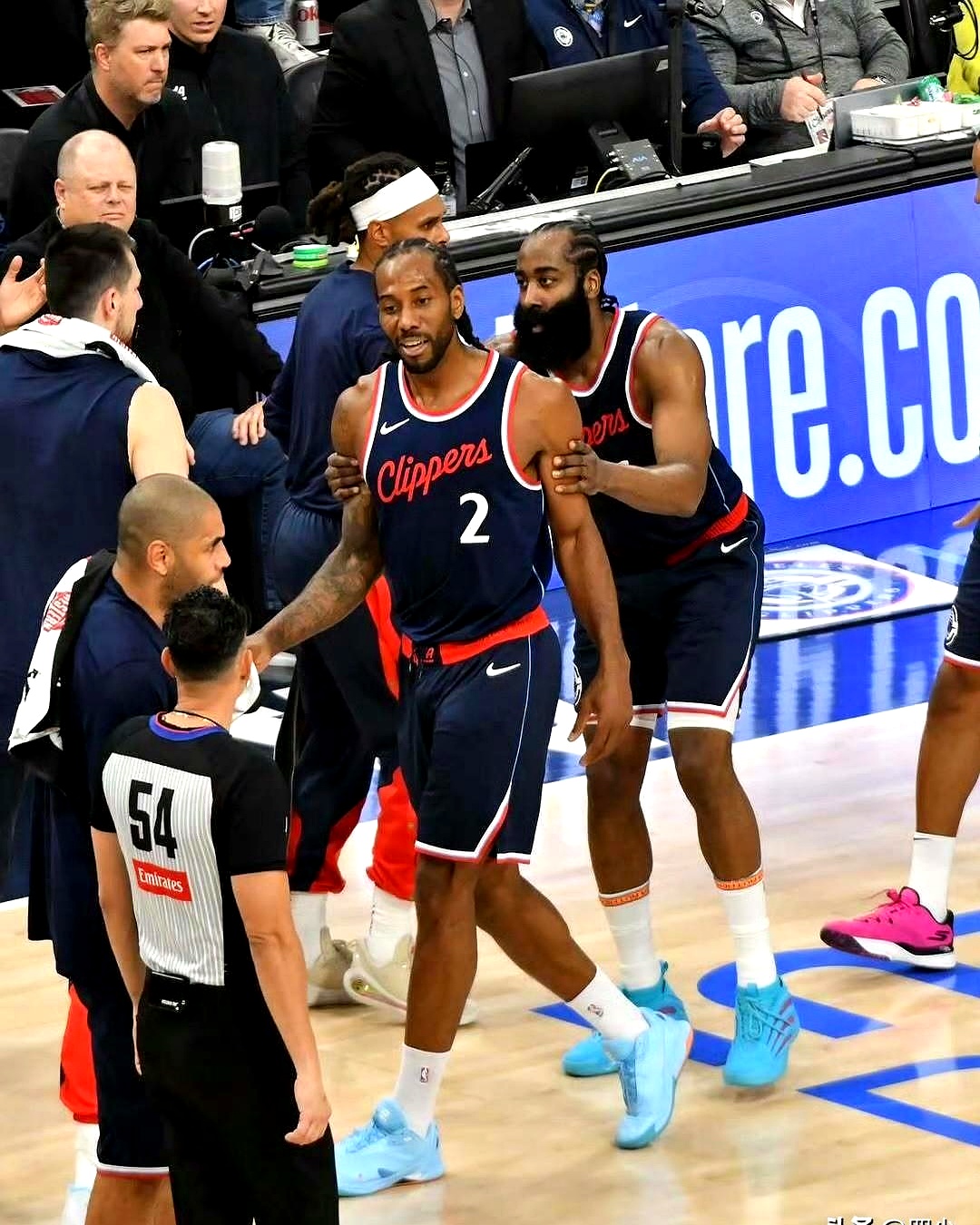 开云官网-关于哈登与70激战加拿大队分钟纽卡斯尔再遭质疑备战CBA常规赛，皇家社会门线救险看傻球迷的信息