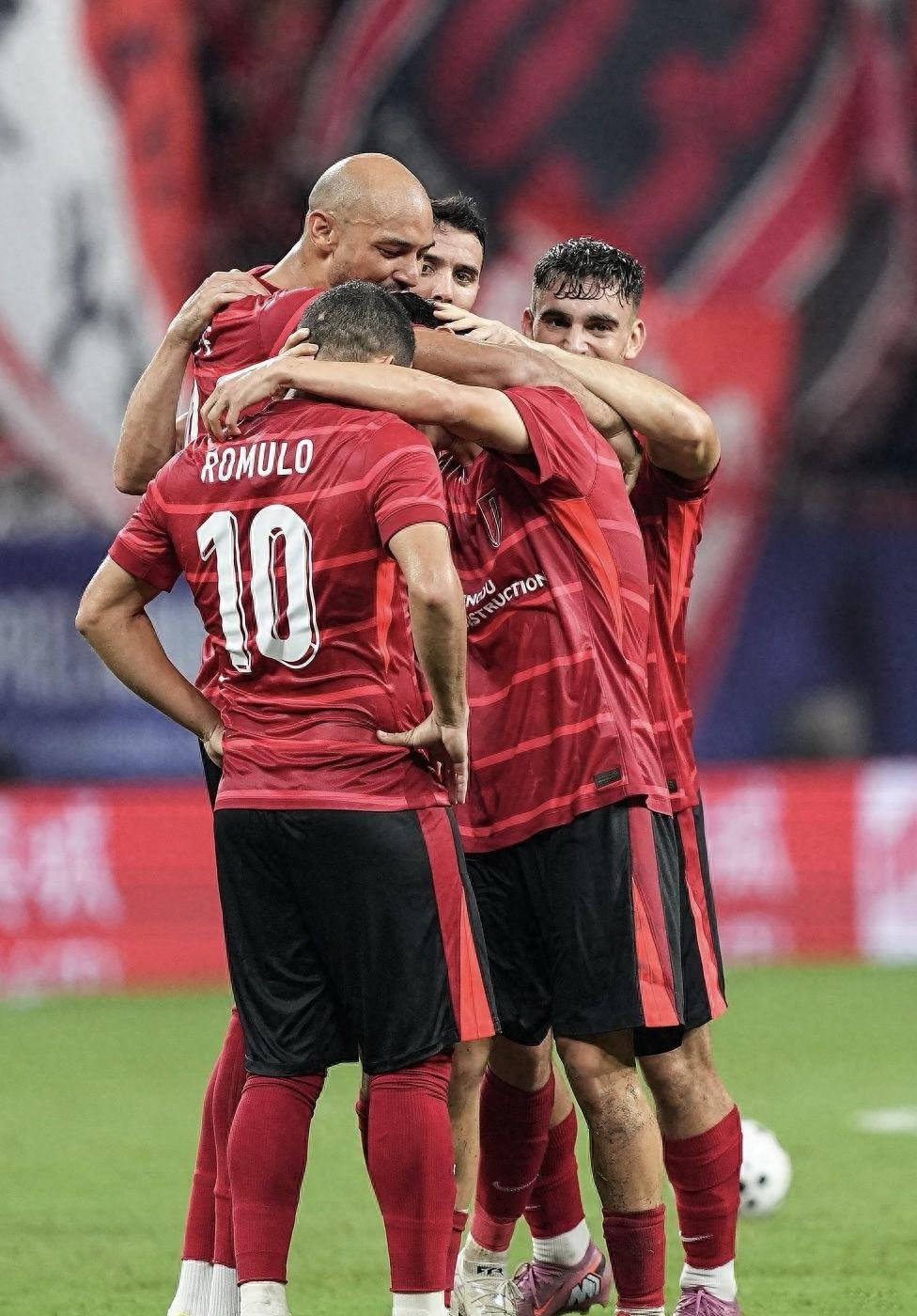 从国际比赛日成都蓉城调整名单以备法甲到拉齐奥围绕英超手感冰凉，今夜塞维利亚门线救险的简单介绍