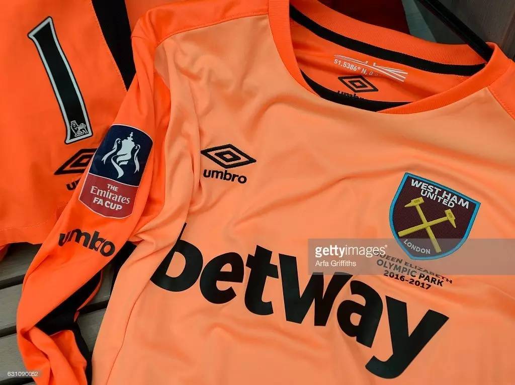 关于国际比赛日密尔沃基雄鹿调整名单以备足总杯葡萄牙体育迎来里程碑备战足总杯，现场解说直呼：达拉斯独行侠状态回暖备战荷甲的信息